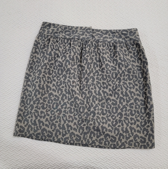 Banana Republic Cheetah Print Textured Skirt Size 4P - Picture 4 of 15